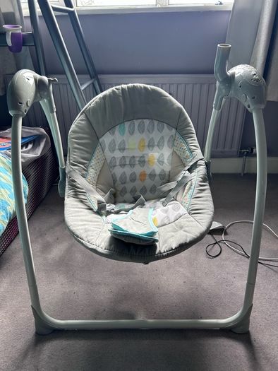 Baby swing