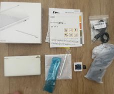 Modded Nintendo DS Lite crystal white USG 001 boxed with manual with Flash Card 32gb with Games and retro games (Neo Geo, Nes, Gameboy Color, Atari. Game Gear)