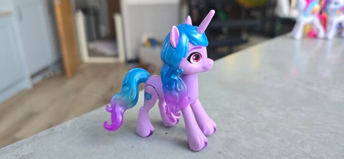 4euro Each - Select in comments - New Generation Moulded 3 inch  Figure Sparkle Glitter Hasbro Crystal Adventure MLP G5 My Little Pony