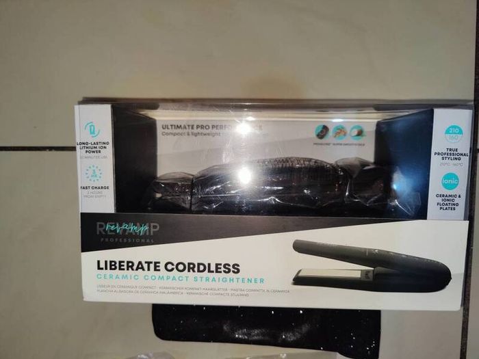 RevampLiberate Cordless Hair Straightener