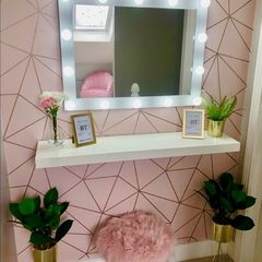 Hollywood Mirror