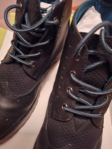 Toms Black Leather Boots