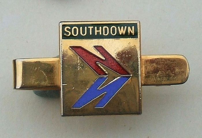 National Bus Company, Southdown - bus driver's tie-clip enamelled badge (1970s / 1980s)
