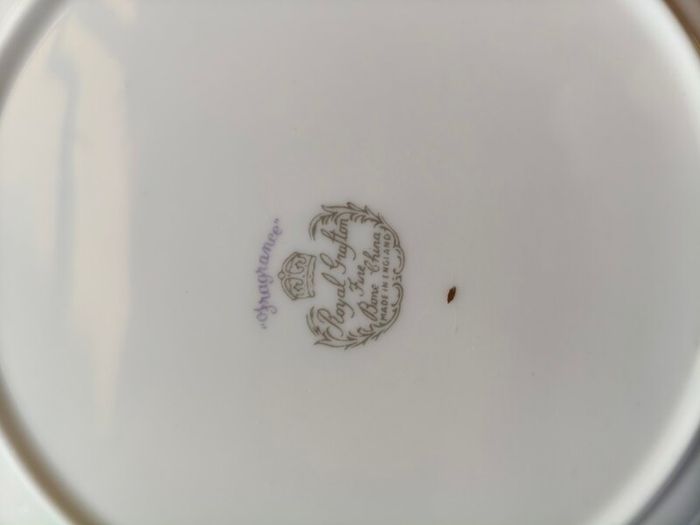 8 x Vintage Royal Grafton plates