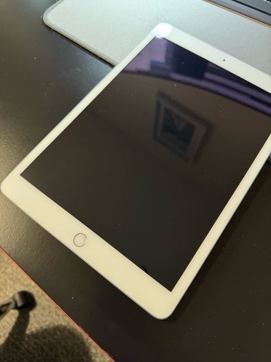 Apple iPad 8th Generation (32GB)