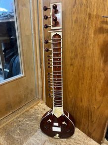 Sitar w/ hardcase
