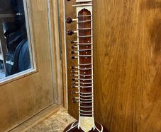 Sitar w/ hardcase