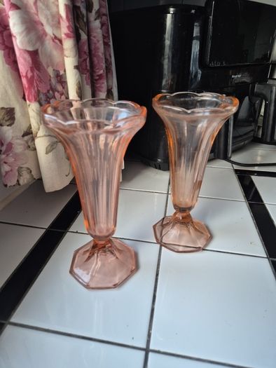 Pair of Art Deco Vintage 1930s Tulip vases