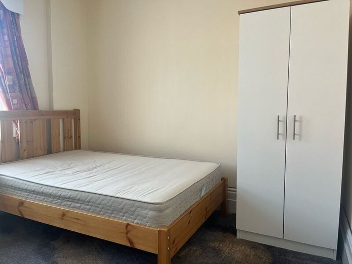 Room to let