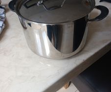 Stellar Premium Stockpot  With Lid.   ( Used 1 Time) In Good Condition.