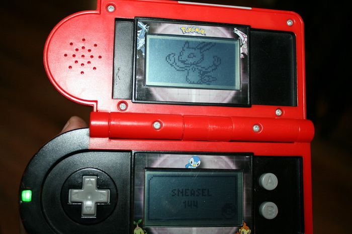 Pokemon Sinnoh Pokedex Handheld Game Jakks Pacific Nintendo
