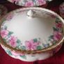 Rare 45 Piece Royal Albert Lydia Bone China Gold Gilt Dinner And Tea Service / Set For 6 Person Setting Made In England Image 5