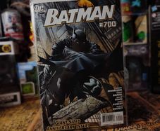 Batman ! Issue #700 ! Giant-Sized Anniversary Issue !