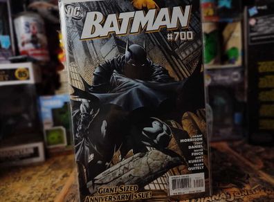 Batman ! Issue #700 ! Giant-Sized Anniversary Issue !