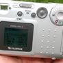Fujifilm FinePix 2200 2.1 MP Compact Digital Camera Silver TESTED Image 5