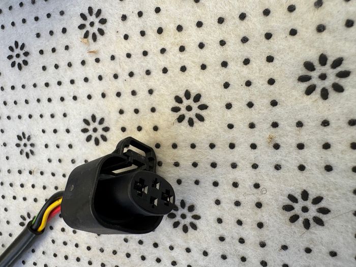 Bosch eBike battery charger connector