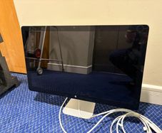 Apple Cinema Display A1267 24inch 1920 x 1200 LCD