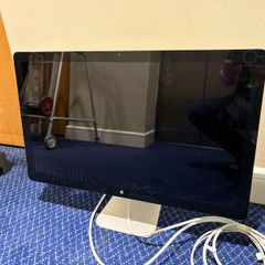 Apple Cinema Display A1267 24inch 1920 x 1200 LCD