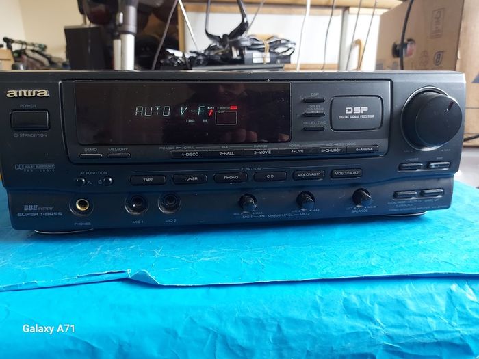 AIWA Stereo Integrated Amplifier Model No. MX-Z9400MK, with 2 large AIWA Speakers, Model No, 8X-Z9400, Impedance 6ohms, in excellent condition