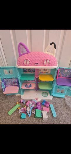 Gabbys dollhouse