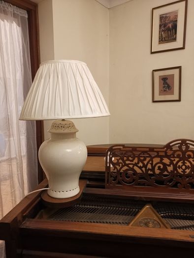 Beautiful cream ceramic Laura Ashley lamp with cute heart details. Needs a repair to electrical connection
