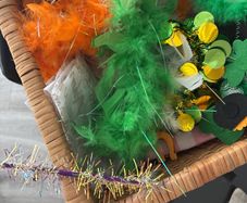 Paper / festive props