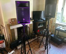 Complete 300W Yamaha PA System with Stands, Mic & Spotlight
