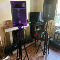 Complete 300W Yamaha PA System with Stands, Mic & Spotlight