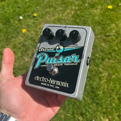 EHX Stereo Tremolo Guitar Pedal