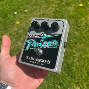 EHX Stereo Tremolo Guitar Pedal