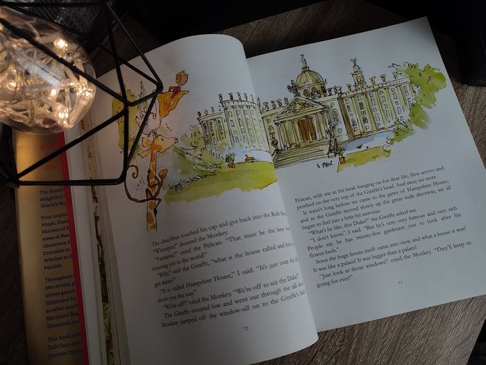 The Roald Dahl Treasury ! by Roald Dahl ! Beautiful Hardcover with Illustrations ! 2016 ! by Puffin !