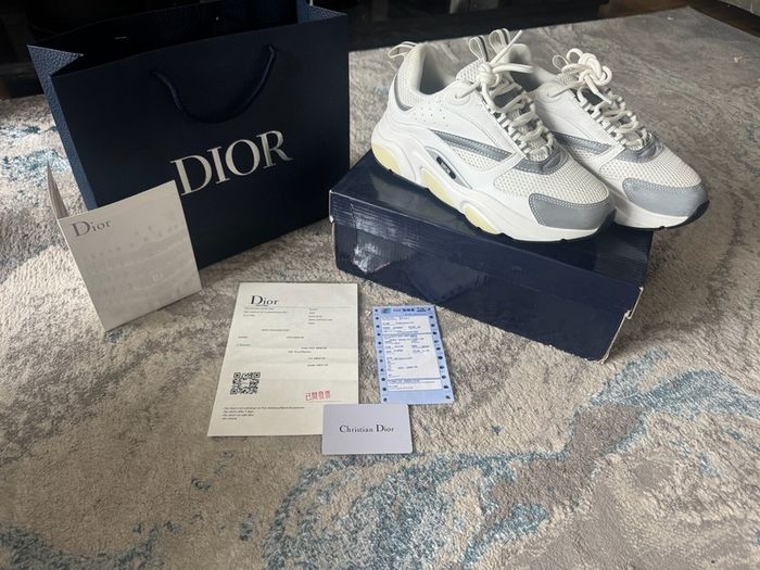Dior b22 mint condition