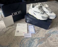 Dior b22 mint condition