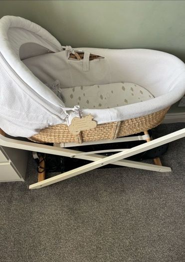 Mamas and papas moses basket