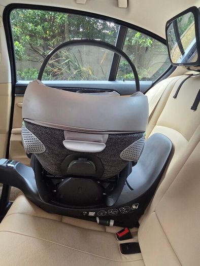 Cybex Cloud T Car Seat And ISOFIX Base