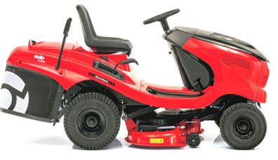 Solo by AL-KO T15-93.7 HD-A Comfort Ride On Mower