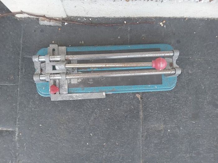 tile cutter