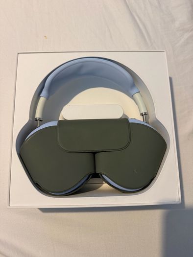 Airpods Max (Lighting) - Amazing Condition