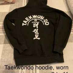 Taekwondo hoodie, size youth large
