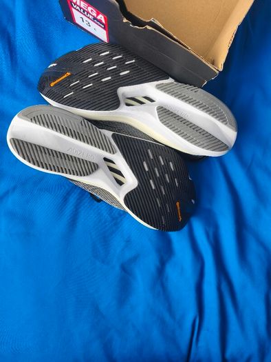 Adidas Boston 12- Size 43