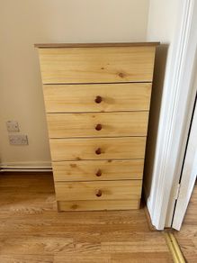chest of drawers