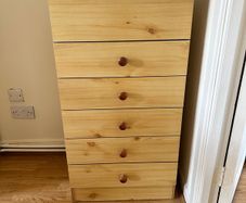 chest of drawers
