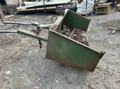 Fork lift tipping bucket/ transport box