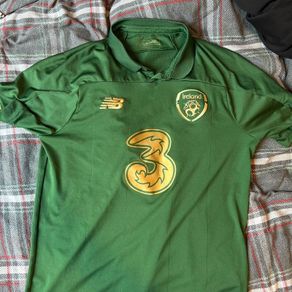 New Balance Men's Green T-shirt