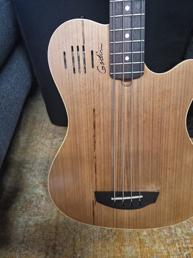 Beautiful Godin A4 Vintage Bass
