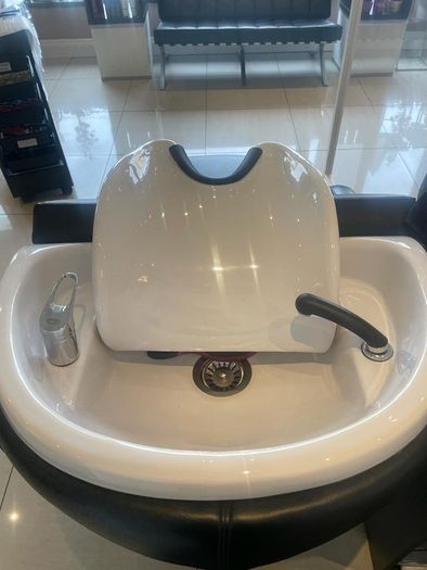 Super luxurious leather quilted massage back basins