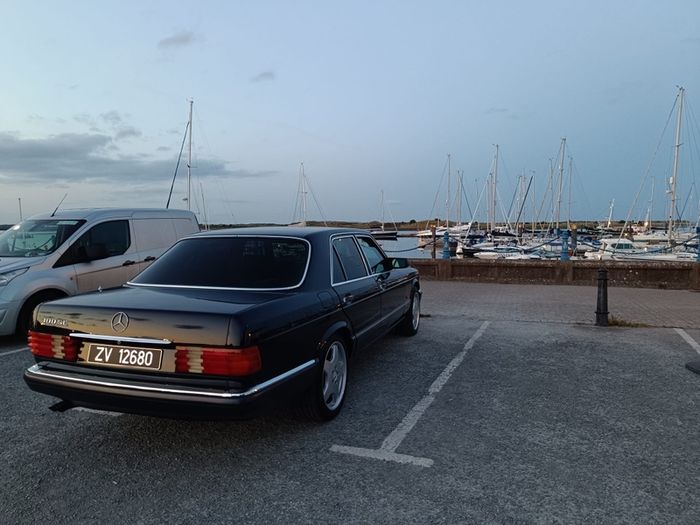 92 Mercedes 300SE W126