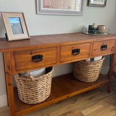 Sideboard / hall table