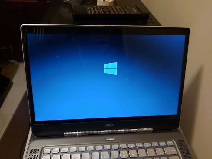 DELL XPS 14z, Intel Core i5-2430M CPU, 2.4GHz, 6GB Ram, 500GB HDD, Windows 10 Pro, Microsoft Edge, Chrome and VLC