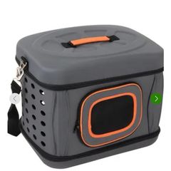 Collapsible cat carrier